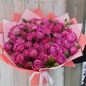 Букет кустовых пионовидных роз