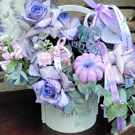 Композиция цветов со свечей - Фото 2