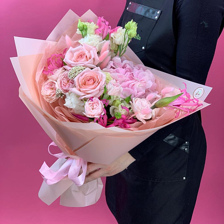 Нежный букет с Ароматными розами и гортензией - Фото 2