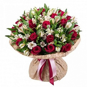 Букет из роз и альстромерий №161