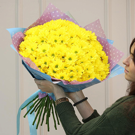 Букет из 25 жёлтых кустовых хризантем Бакарди - Фото 4