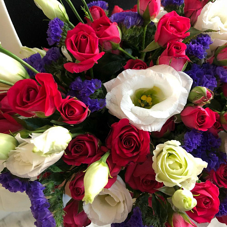 Шляпная коробка с яркими розами - Фото 4