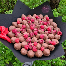 Букет Клубнично-малиновый рай