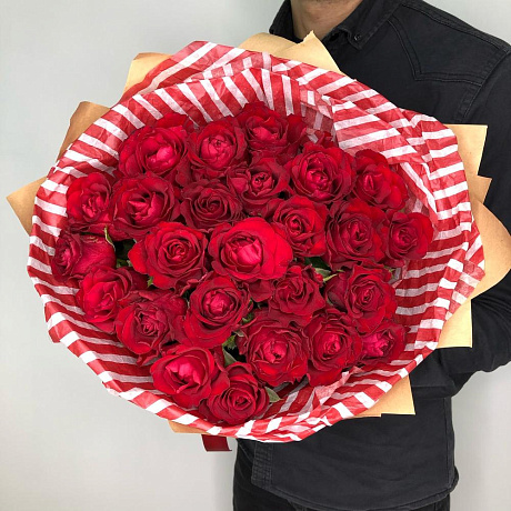 25 красных роз в стильной упаковке - Фото 6