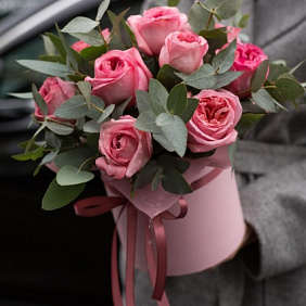 Шляпная коробочка с розовыми Пинк Экспрешн