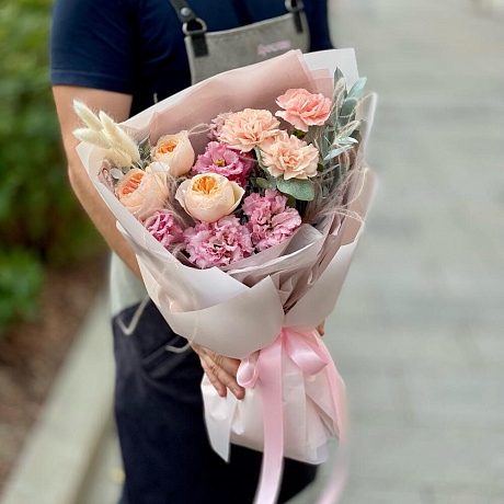 Букет с розами «Джульетта», эустомой и диантусами «Нежный комплимент» - Фото 3