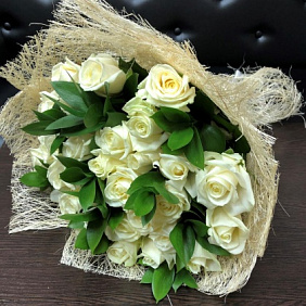 Розы. Букет из 29 белых роз. N124