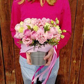 Букет цветов "Розовое ведёрко"