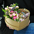 Романтичная композиция из кустовых роз с лавандой  и природным декором - Фото 1