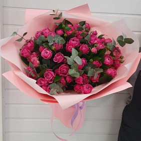 Объемные кустовые розы Мисти Баблс