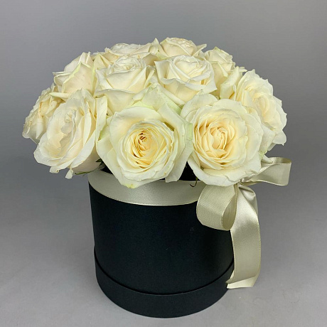 Коробка Белые розы в чёрном - Фото 5