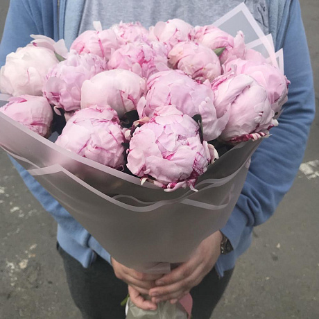 Букет из 17 пионов - Фото 3