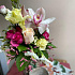 Композиция цветов в авторской вазе из керамики - Фото 4