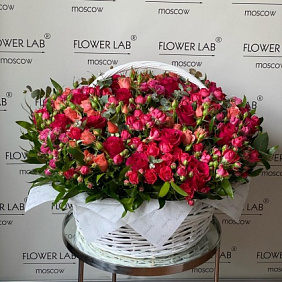 Корзина с цветами №485