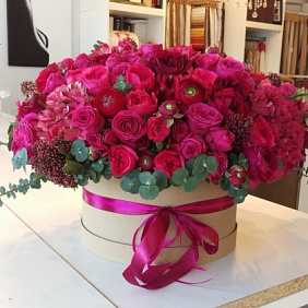 Букет цветов "Цвет настроения Fuscia"