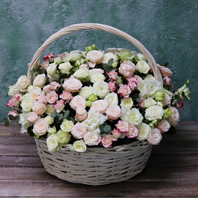Корзина с лилиями и розами №161