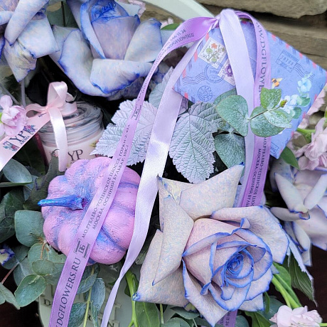 Композиция цветов со свечей - Фото 5