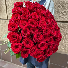 Розы красные 70 см