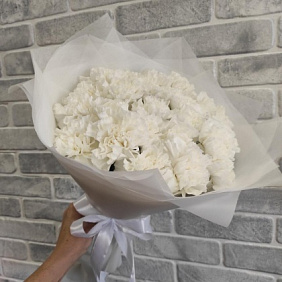 Белоснежный букет диантусов