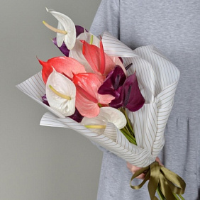 Букет "Микс" из 9 антуриумов. Антуриум. Антуриумы. Экзотические цветы