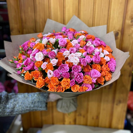 Букет из кустовой розы микс - Фото 4