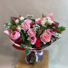 Букет с пионовидными розами №168