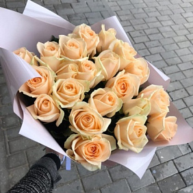 Букет персиковых роз №161