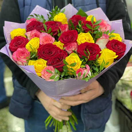 Букет из 29 микс роз - Фото 5