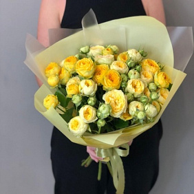 Букет кустовых роз №171
