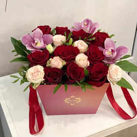 Цветы в коробке №446