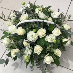 Нежная корзина из цветов №165