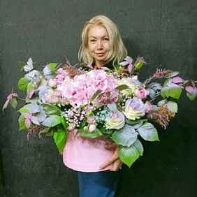 Цветы в коробке №776