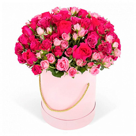 Букет из Розовых роз в малой шляпной коробке