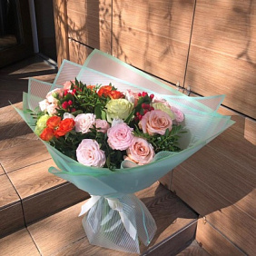 Букет из цветов "Утренняя роза"