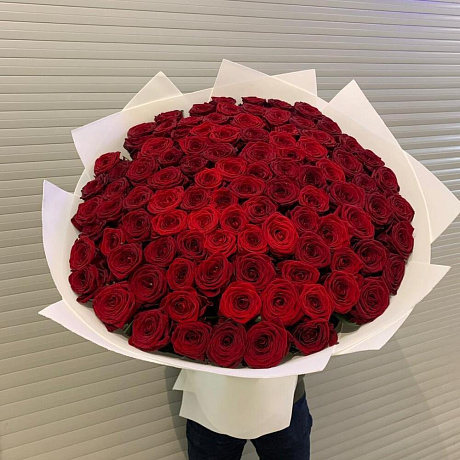 Букеты из 101 роза красных реднауме - Фото 5