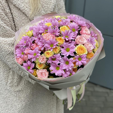 Букет Мартовское солнце из роз и хризантемы - Фото 5