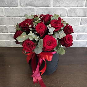 Розы в коробке №173