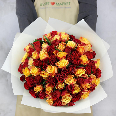 Букет из 75 кенийских роз в упаковке - Фото 3