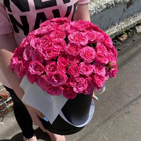 Кустовая роза в коробке №160