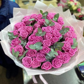 Букет из роз с эвкалиптом №165