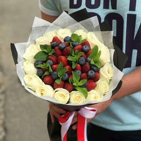 Белые розы. Клубника. Голубика. N187