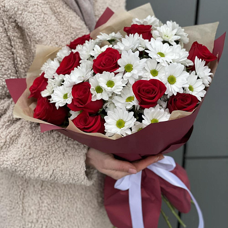 Букет Спеши любить из роз и хризантемы - Фото 5