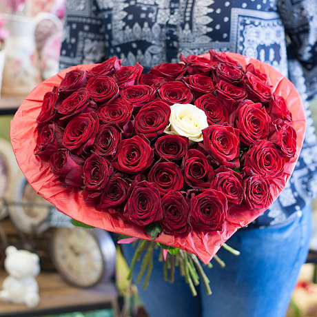 Букет-сердце из роз (41 роза) - Фото 2