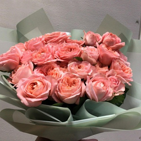 Пионовидная роза №171