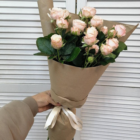 Розочка кустовая в крафте  - Фото 2