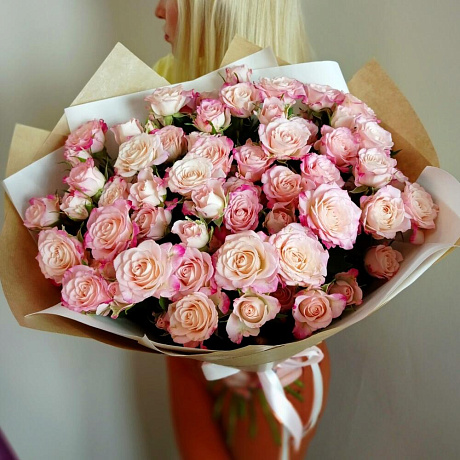 Шикарный букет голландских кустовых роз - Фото 3