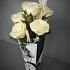 Белые розы в стильной коробочке - Фото 4