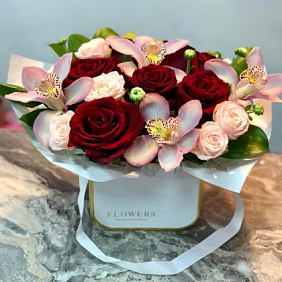 Цветы в коробке №734