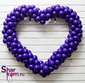 Фиолетовое сердце из шаров