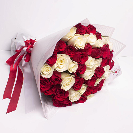 51 красная и белая роза (Микс) - Фото 2